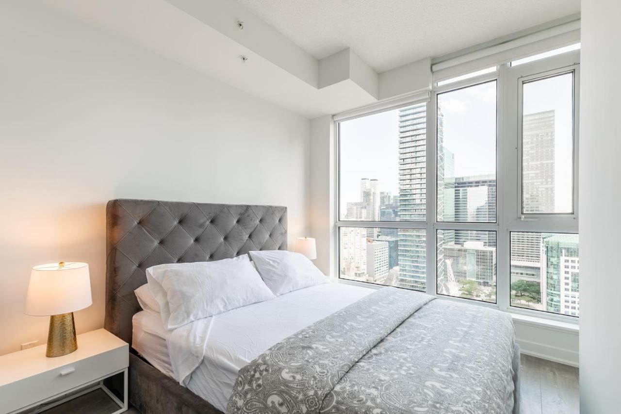 Luxury 2 Bedroom In The Heart Of Entertainment District - City Skyline View & Balcony Toronto Buitenkant foto